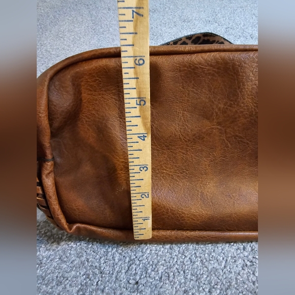 Faux Leather Animal Print Roomy Trendy Stylish Great Condition Shoulder Bag - Picture 5 of 10